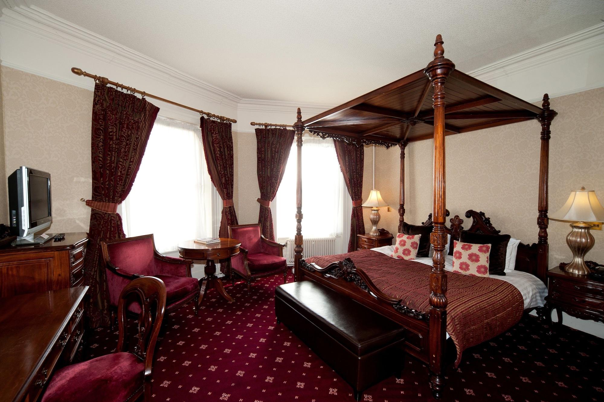 The Queen At Hotel, Bw Premier Collection 4*