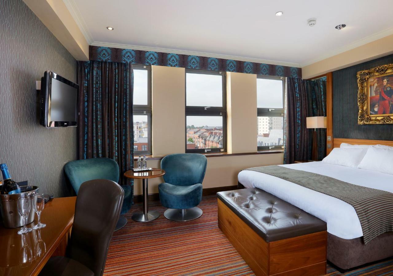 Hotel The Queen At Hotel, Bw Premier Collection 4*