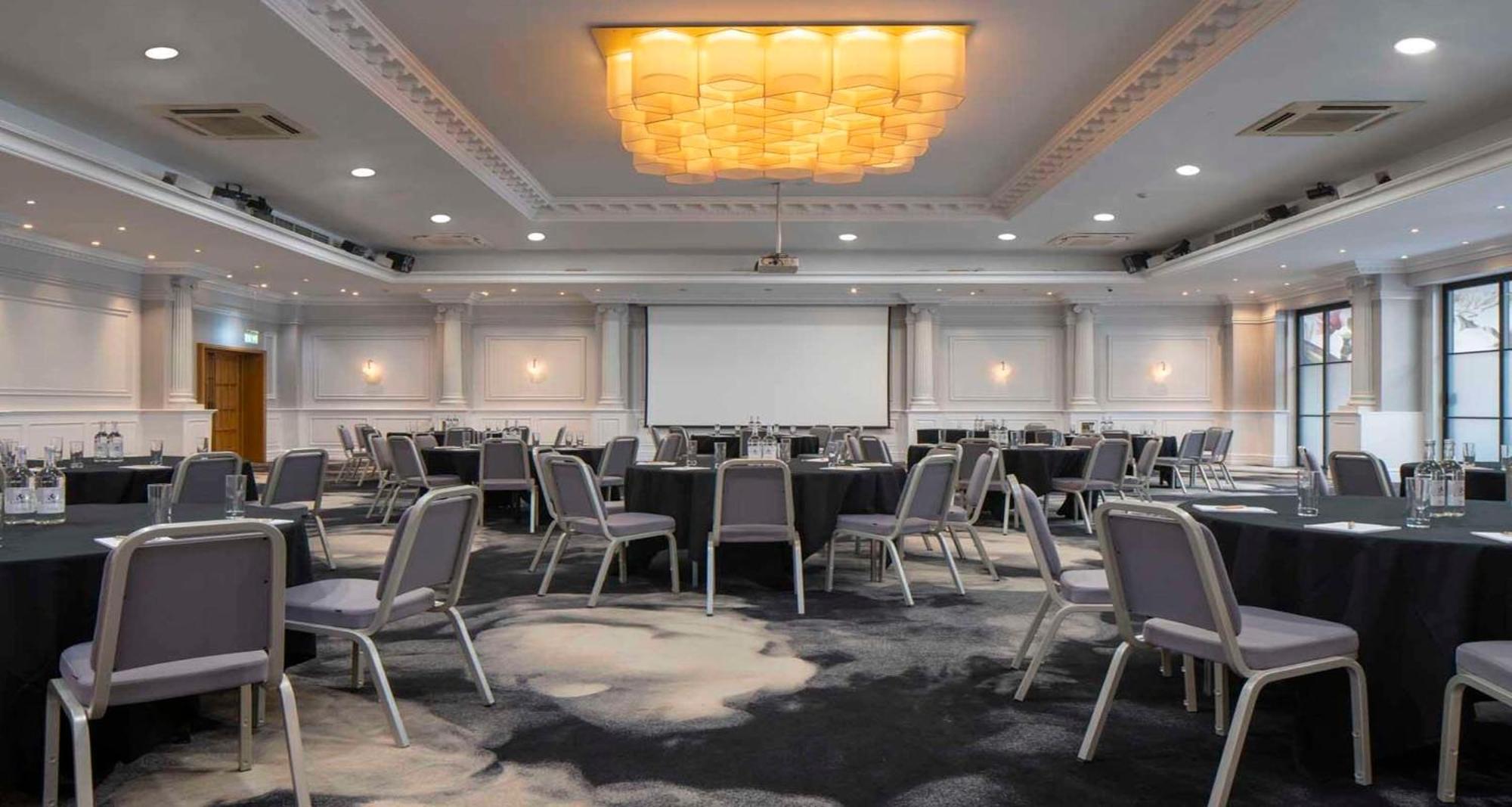 The Queen At Hotel, Bw Premier Collection 4*